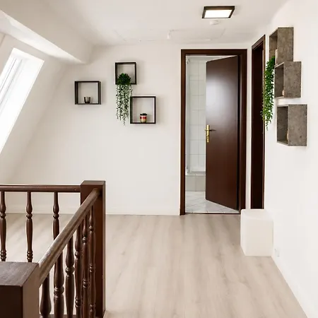 Historisches Haus Am Fusse Der Festung Ehrenbreitstein Am Schoenen Rhein * Koblencja